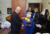Жительница Истры принимает поздравления с юбилеем