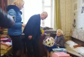 Жительница Истры принимает поздравления с юбилеем