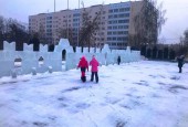 В Истре в рамках проекта «Зима в Подмосковье» устанавливают ледяной городок